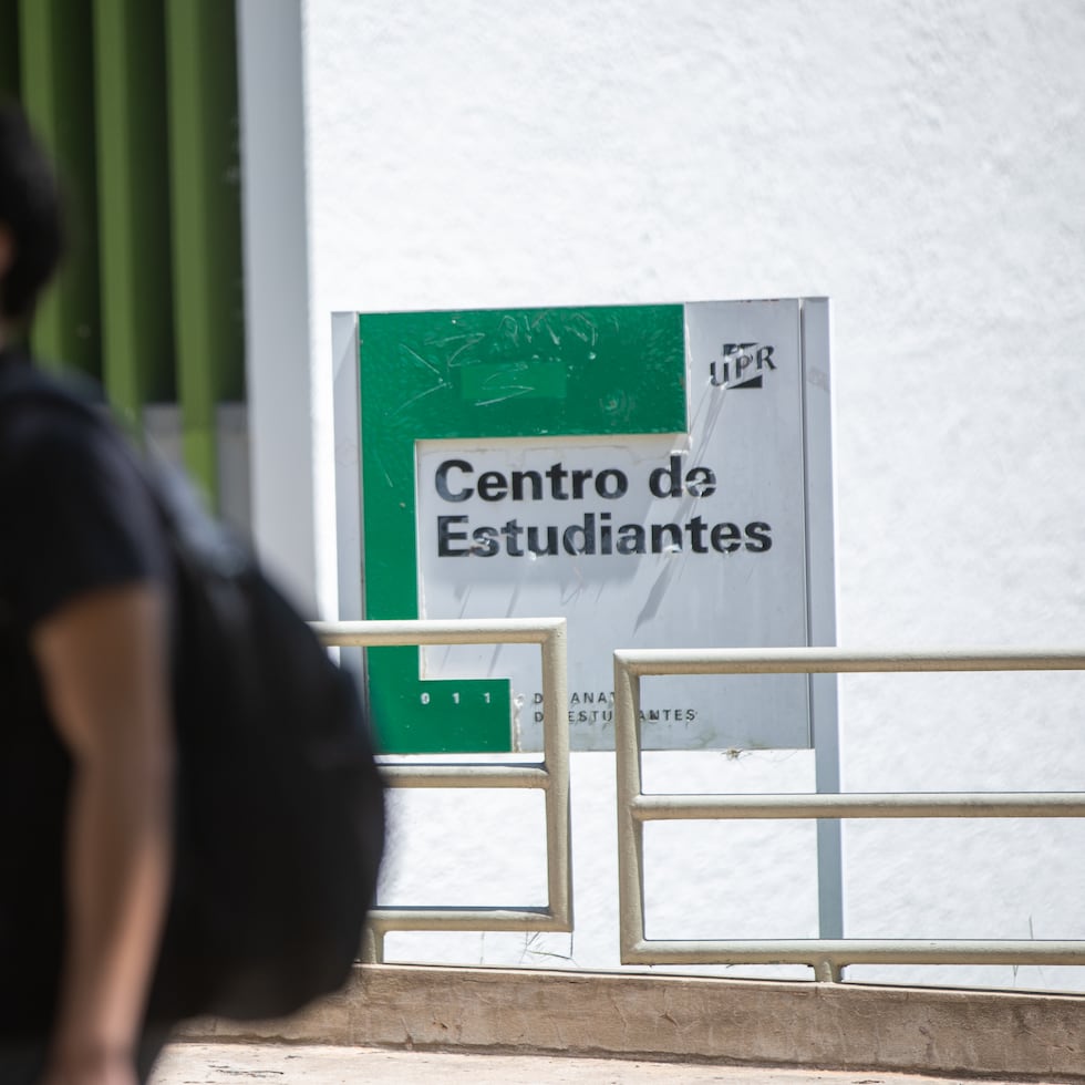 La Fleurum representa a empleados de ornato y mantenimiento del recinto de Mayagüez de la UPR.
