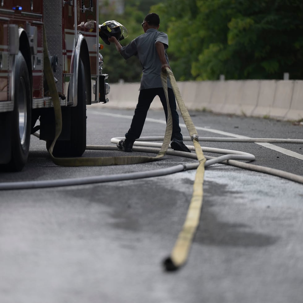 En el lugar ya se encontraban los Bomberos de Gurabo y se dirigían a la escena para investigar la División de Tránsito de la Policía.