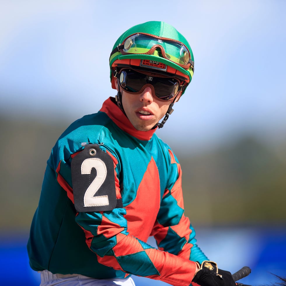 Irad Ortiz fue desmontado en la quinta carrera.