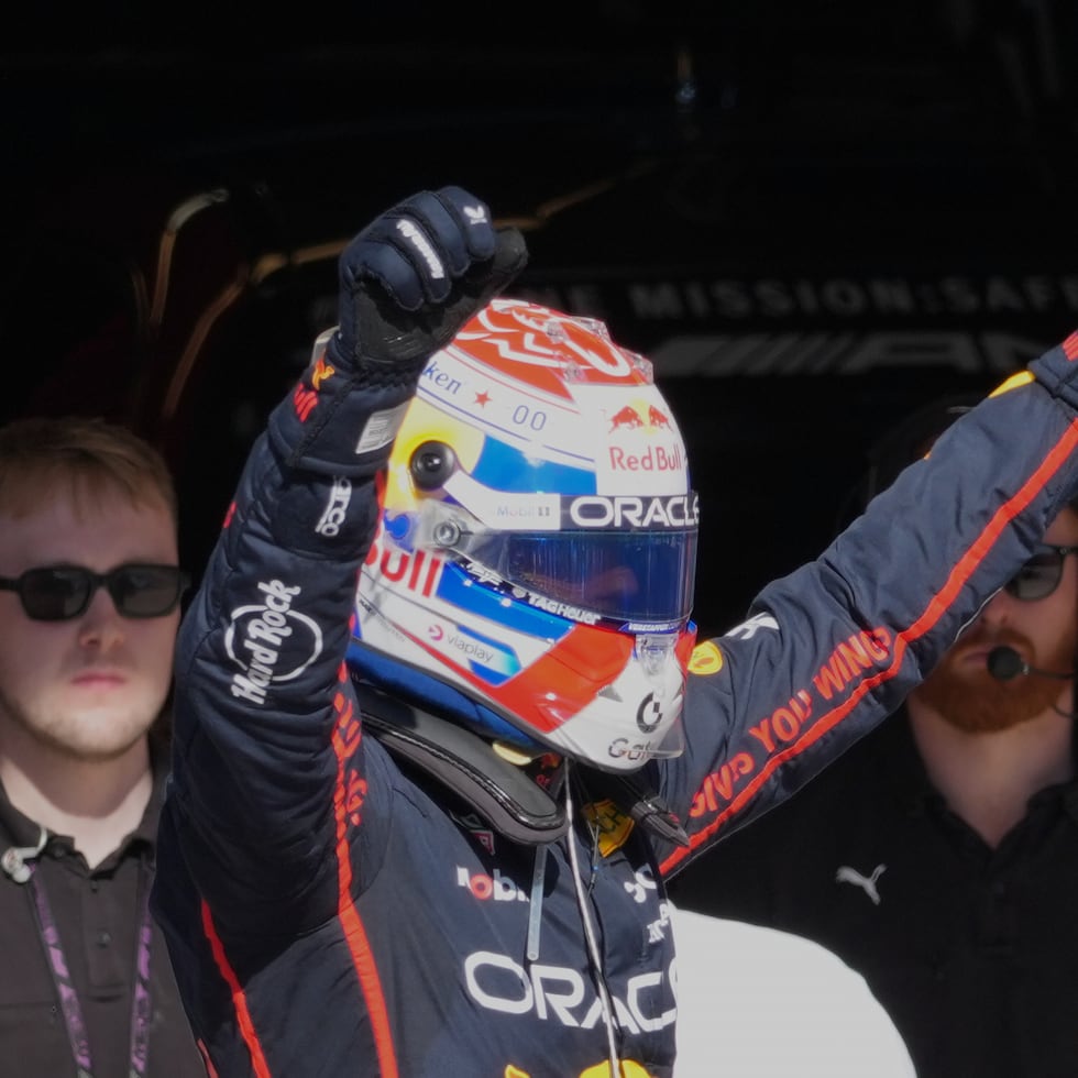 El neerlandés Max Verstappen, de Red Bull, celebra tras ganar el Gran Premio de Estados Unidos.