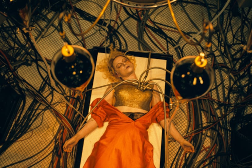 Esta imagen difundida por Warner Bros Entertainment muestra a Jessie Buckley en una escena de "¡La novia!". (Warner Bros Entertainment vía AP)