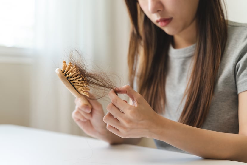 Las personas propensas al daño son las que tienen el pelo muy rizado, las que lo tratan químicamente y las que utilizan herramientas calientes para pelarlo