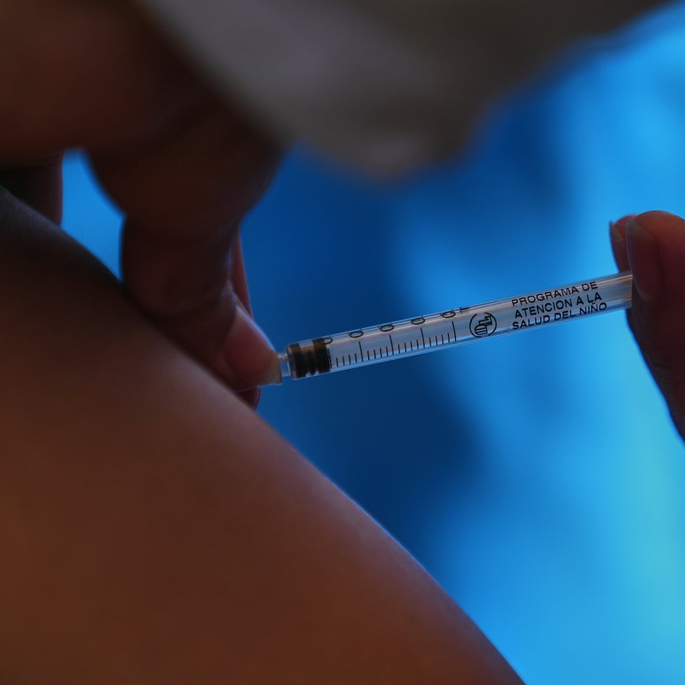 El menor, que pertenecía a una familia de agricultores, falleció en un hospital de la capital del estado de Durango luego de contraer la enfermedad en el estado vecino de Sinaloa, anunció el secretario de Salud estatal, Moisés Nájera.