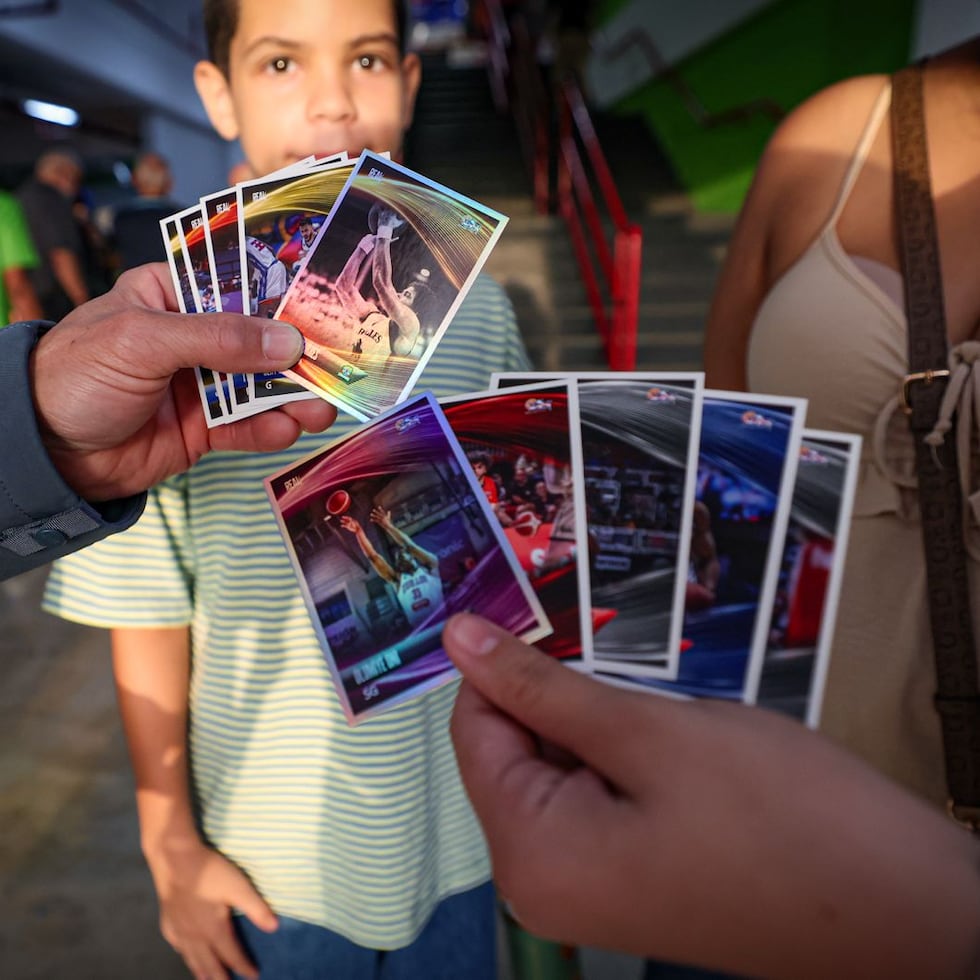 Real Trading Cards tiene a cargo la creación y distribución de las cartas del BSN.