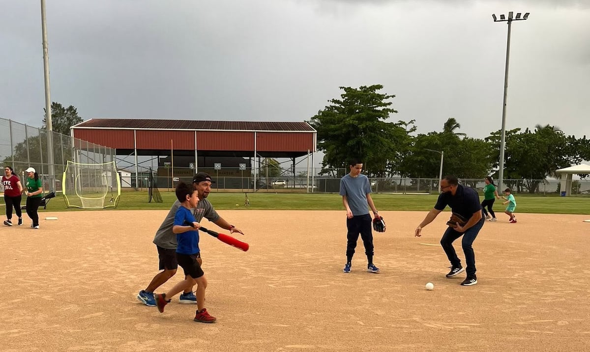 Nace en Mayagüez primer equipo de béisbol adaptado para niños con autismo