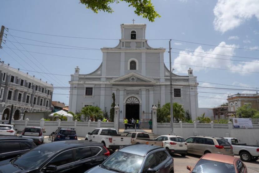 Imagen de la catedral San Felipe Apóstol de Arecibo.