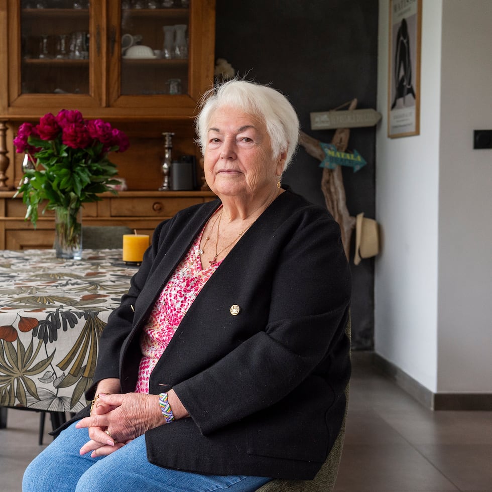 Marie-Therese Ross-Mahe, de 85 años, recuerda con sufrimiento el momento en que fue detenida.