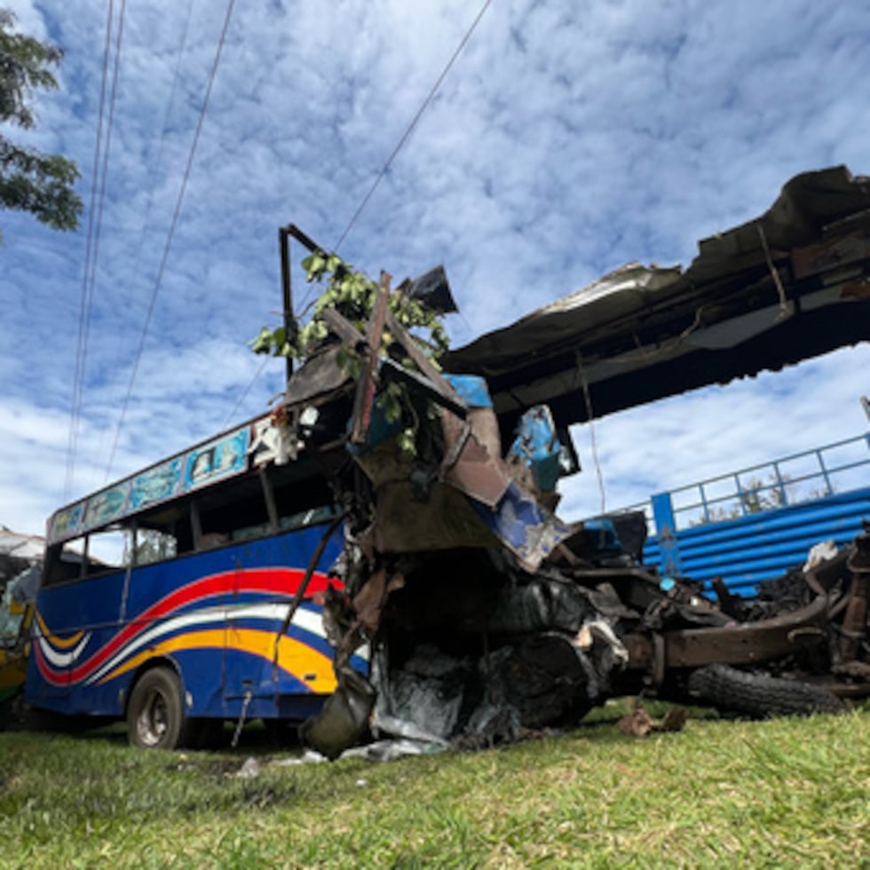 Varias personas resultaron heridas en el accidente ocurrido después de la medianoche en la carretera hacia Gulu, una ciudad importante en el norte de Uganda.