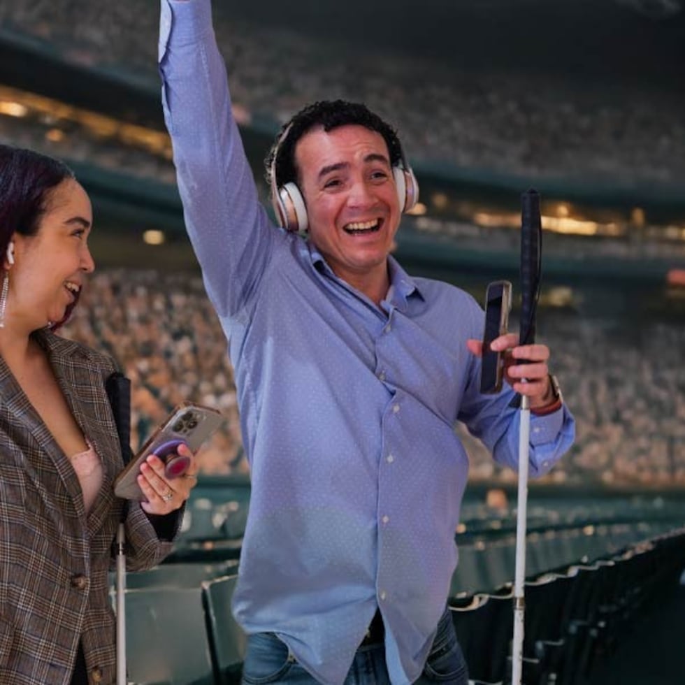 La narración descriptiva está disponible tanto dentro como fuera del estadio e incorporará el ambiente en el Hiram Bithorn para una experiencia verdaderamente accesible, informó T-Mobile.