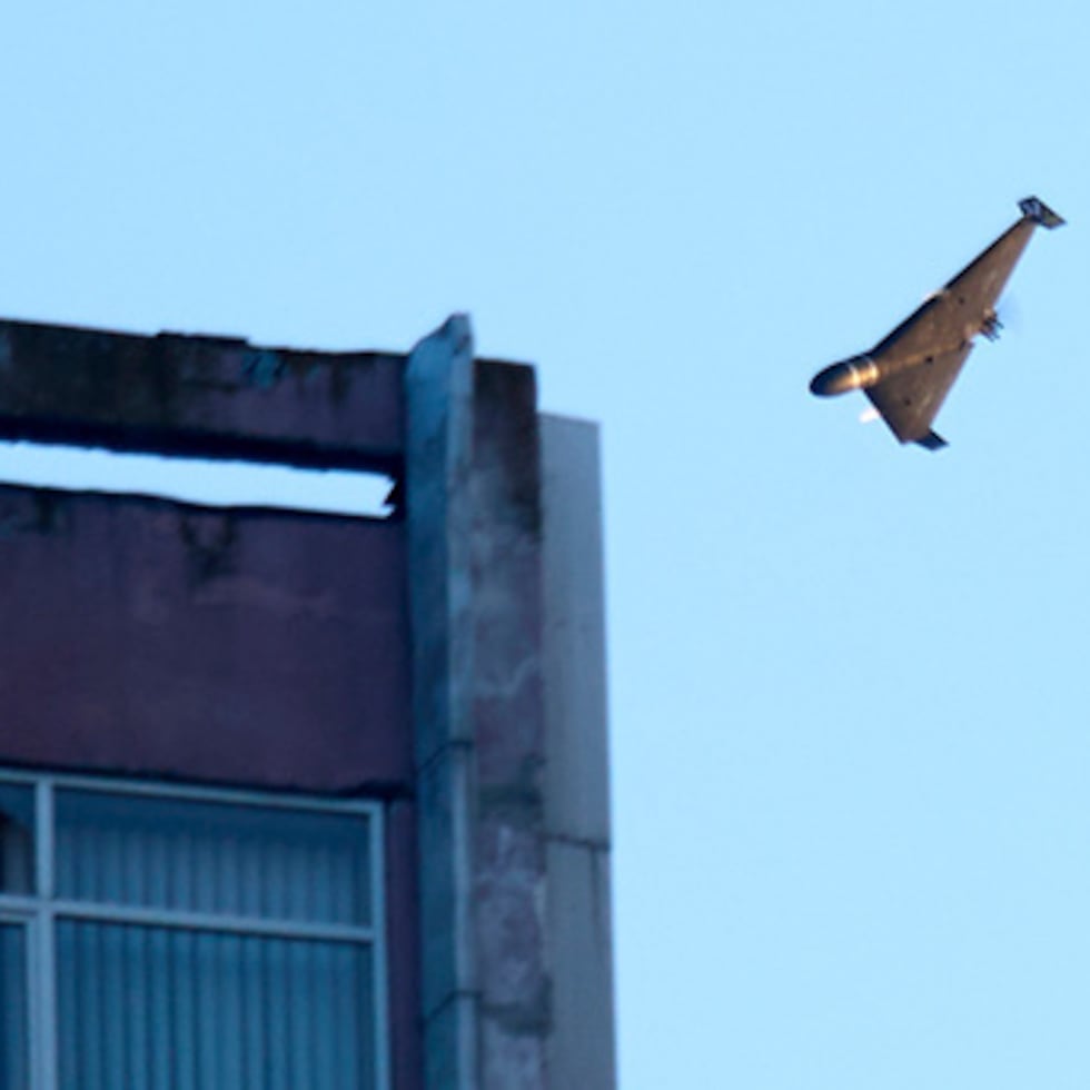 En Dnipró, un dron kamikaze ruso impactó cerca de un edificio residencial de nueve plantas