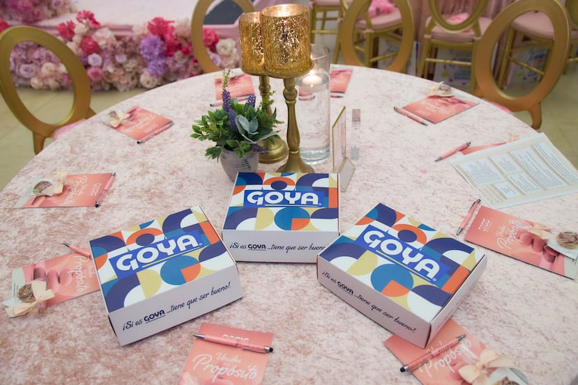 Elementos de la iniciativa de Goya Día Nacional de Comer en Casa y en Familia, durante el evento.