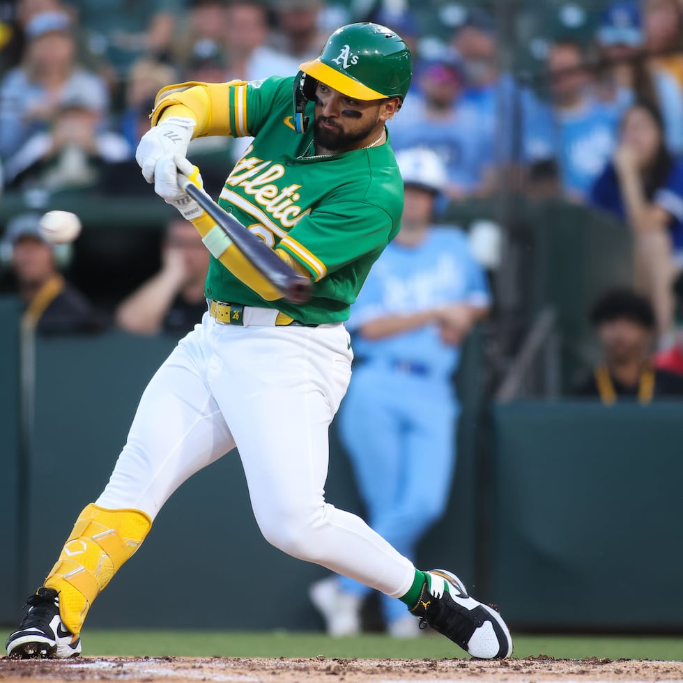 Carlos Cortés bateó para .400 en el mes de abril con los Athletics.