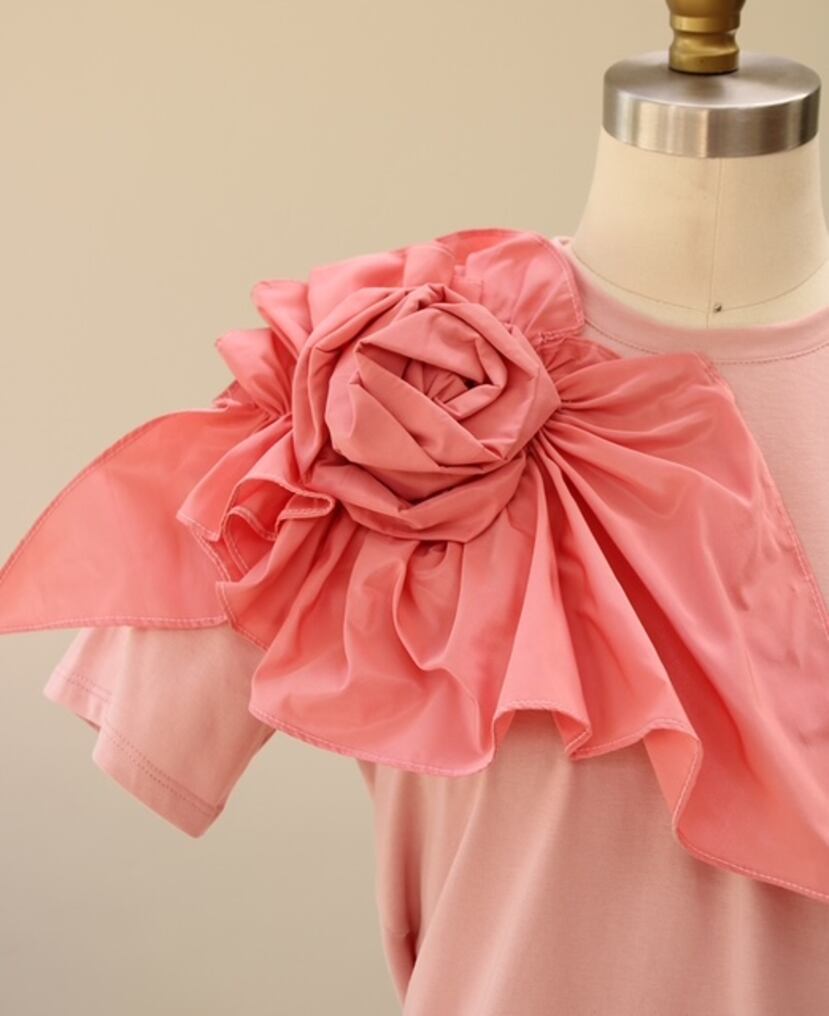 La creativa puertorriqueña Shirley Krifter ha desarrollado una línea de camisetas con estilos únicos.