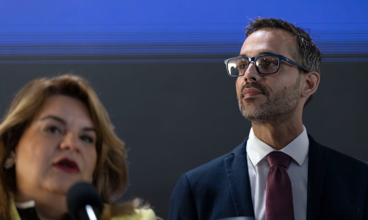Destaque de Almodóvar Vélez genera dudas sobre debido proceso administrativo