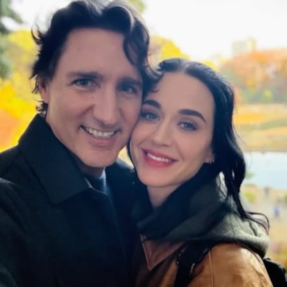 En esta ocasión, la cantante se mostró junto a Trudeau en una romántica publicación de Instagram donde escribió “Tokyo times on tour and more”.
