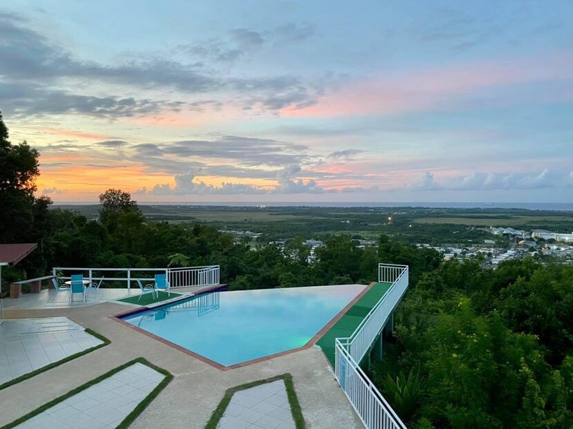 Entre las propiedades más buscadas por los usuarios de plataformas de alquiler a corto plazo están las casas con piscina, como esta en Vega Baja, de Join a Join.