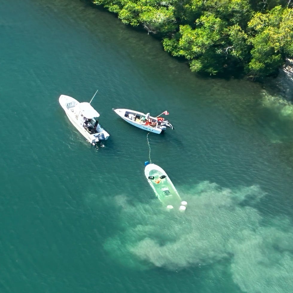 La embarcación fue localizada parcialmente sumergida en Cabo Rojo.