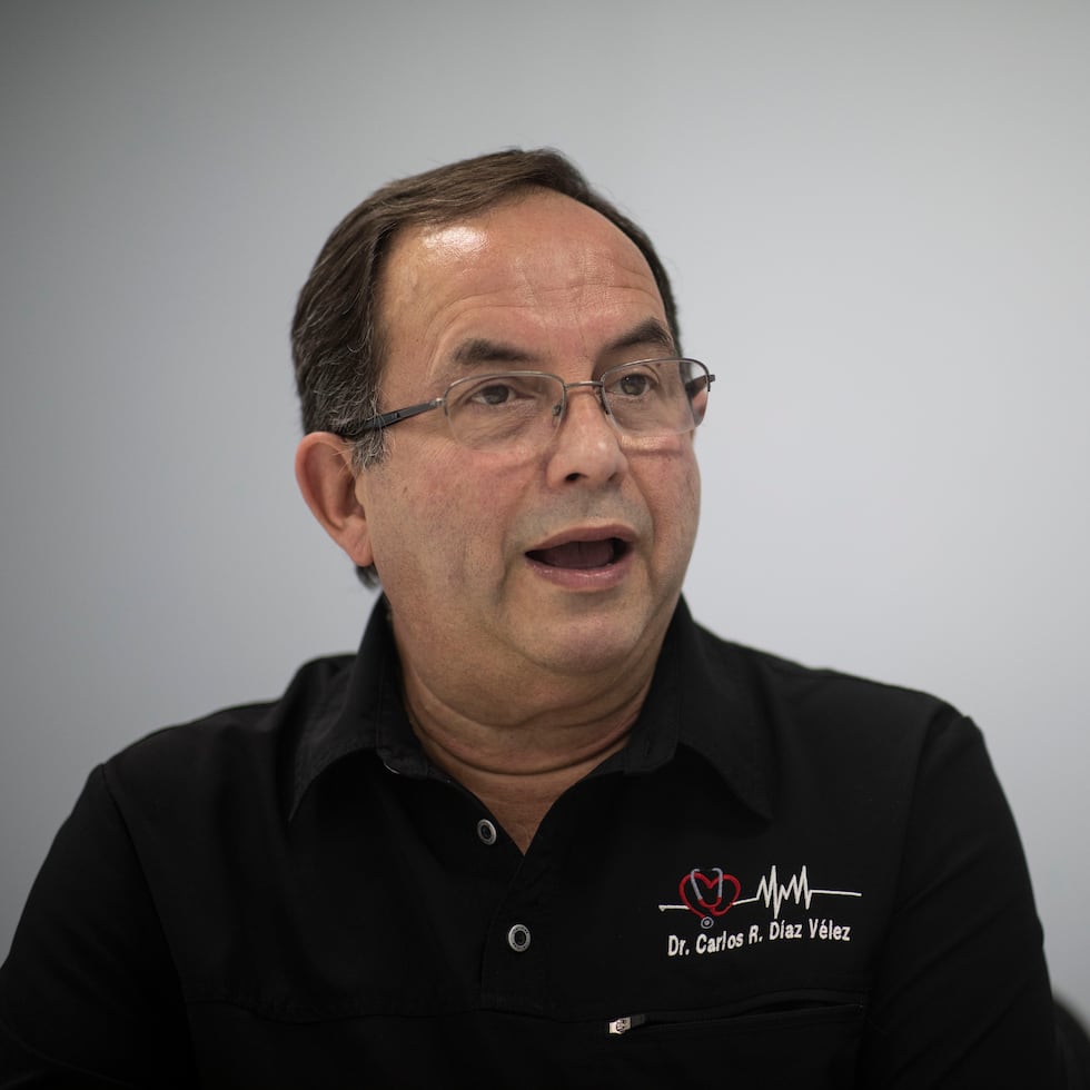 El cardiólogo Carlos Díaz Vélez, presidente del Colegio de Médicos Cirujanos, insistió a buscar ayuda en la institución, y aseguró que no ha habido intervenciones migratorias en instalaciones de salud.