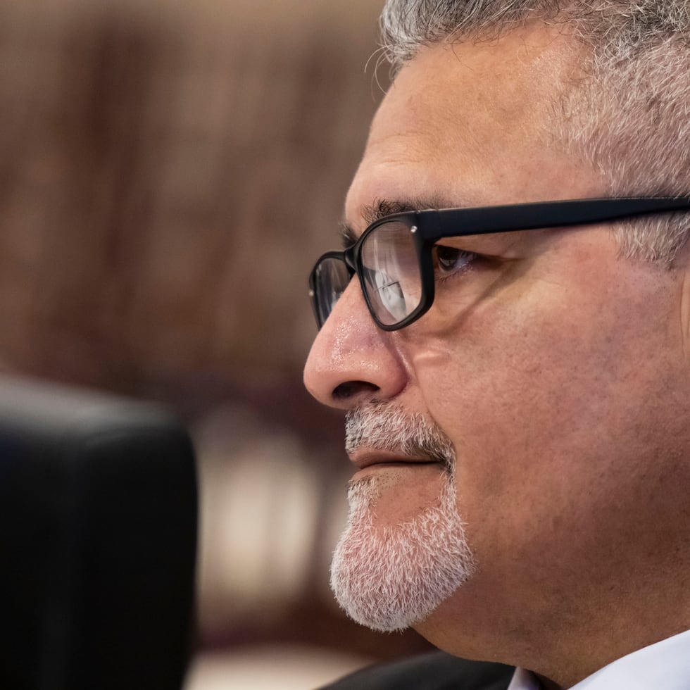 El juez Anthony Cuevas preside la sala en la que se dilucida la demanda entre el Municipio de San Juan contra la AAA.