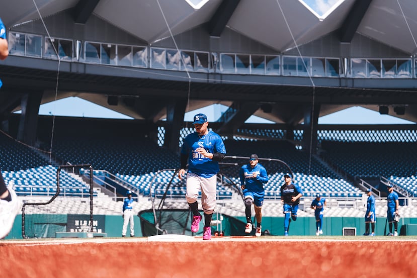 Los Cangrejeros celebraron su primera práctica este martes en el Estadio Hiram Bithorn, bajo un intenso calor.