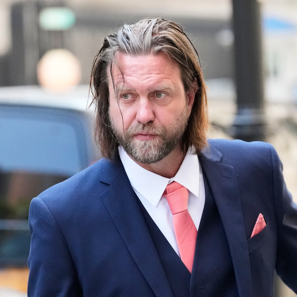 Un jurado de Manhattan, en Nueva York, declaró a Carl Erik Rinsch culpable de fraude electrónico, lavado de dinero y múltiples cargos relacionados con transacciones monetarias ilegales tras el juicio celebrado en diciembre del pasado año.