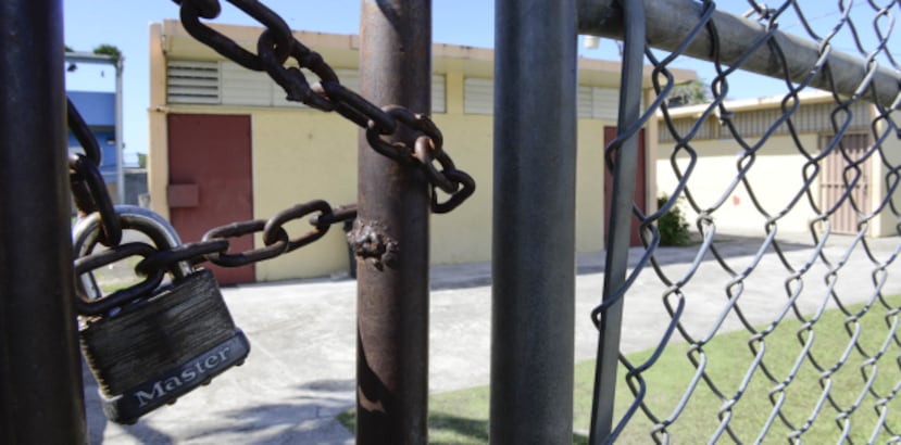 Un panel compuesto por alrededor de treinta padres de escuelas candidatas a cierre, denunció que "las escuelas pertenecen a las comunidades". (Archivo)
