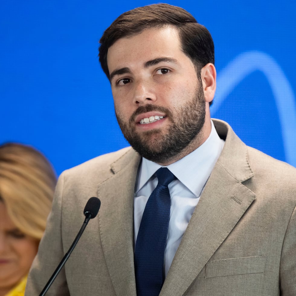 Sebastián Negrón Reichard informed that the application processes for decrees, incentives and permits will continue to be attended to in order to avoid delays and guarantee the execution of projects.