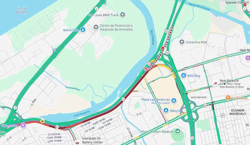 La línea roja muestra el tapón en el expreso PR-22 en dirección de Bayamón hacia San Juan cerca de Plaza Las Américas.