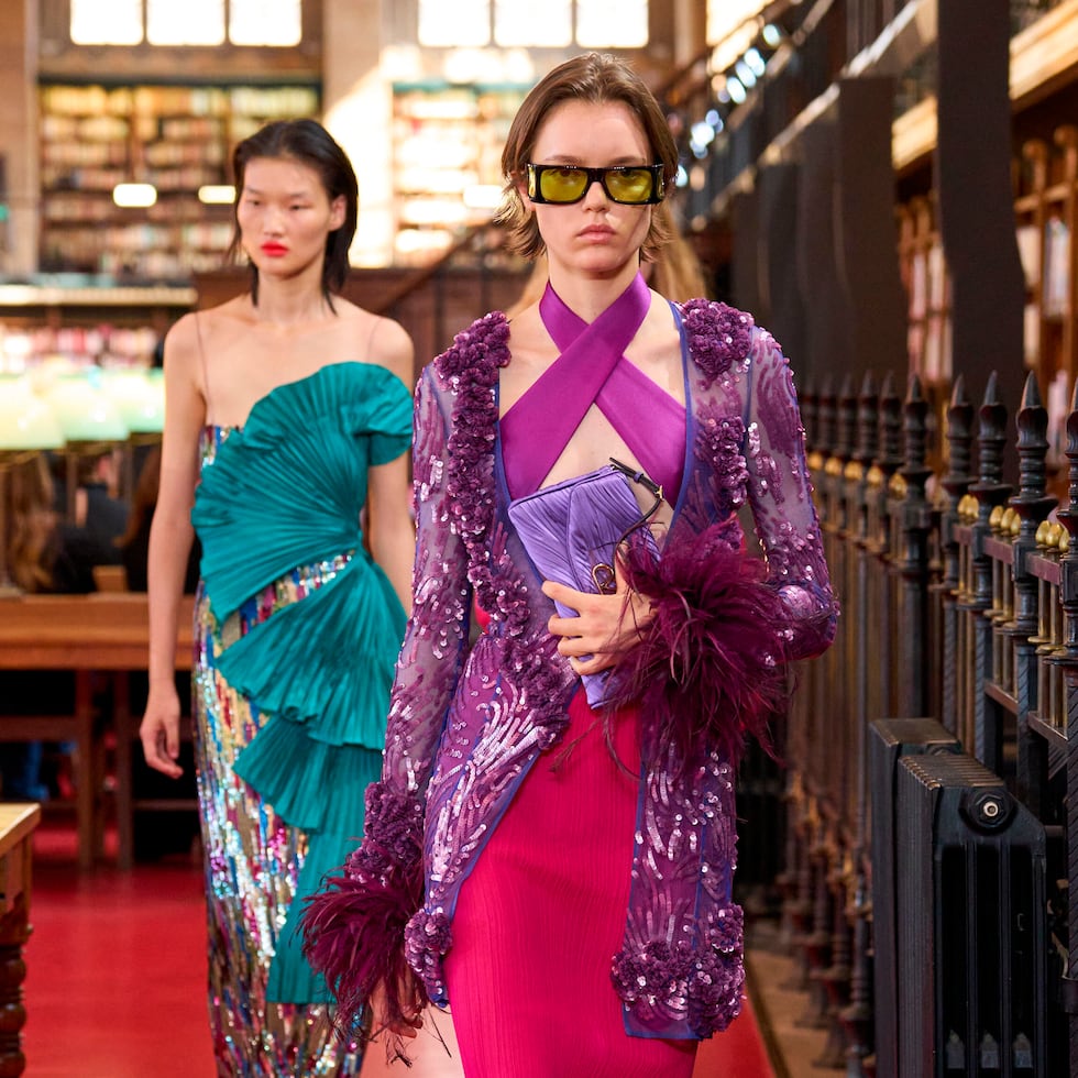 La colección "Antibiblioteca" de Alessandro Michele para Valentino, primavera-verano 2027, presentada durante la Semana de la Moda en París.