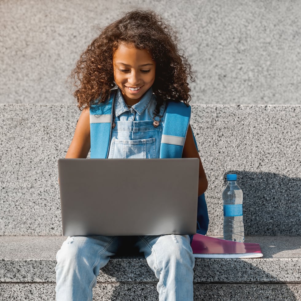 Se habla de “transformación digital” mientras se ignoran las condiciones materiales que determinan quién transforma a quién, escribe Felipe Castro Quiles