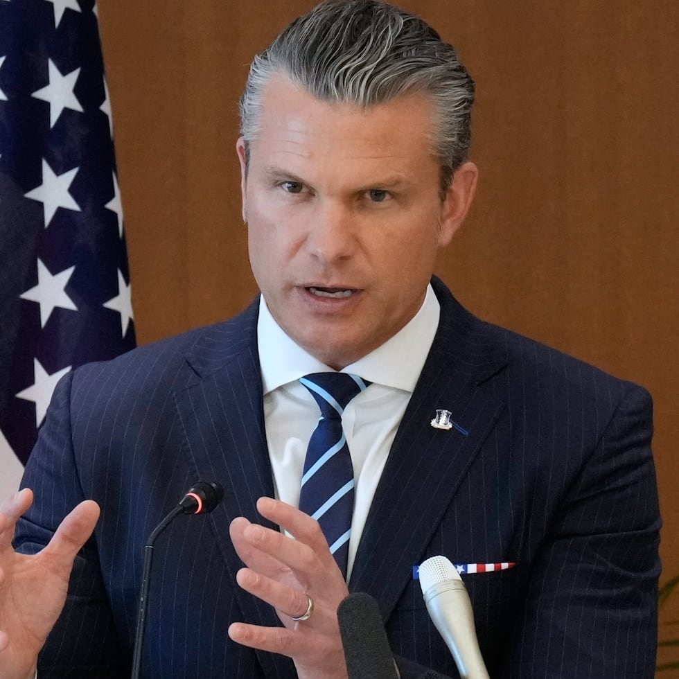 El secretario de Defensa de EEUU, Pete Hegseth, habla durante una conferencia de prensa conjunta con el ministro de Defensa de Japón, Shinjiro Koizumi, en Tokio, el miércoles 29 de octubre de 2025.