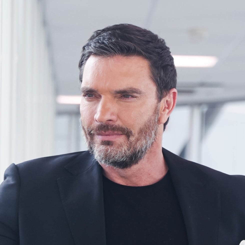 Julián Gil se ha destacado como modelo, presentador y empresario.