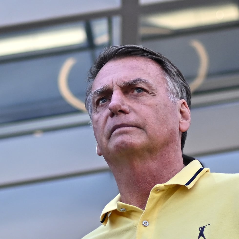 Un panel del Tribunal Supremo dictaminó en septiembre que Bolsonaro intentó llevar a cabo un golpe de Estado y mantenerse en la presidencia tras su derrota ante Luiz Inácio Lula da Silva en 2022.