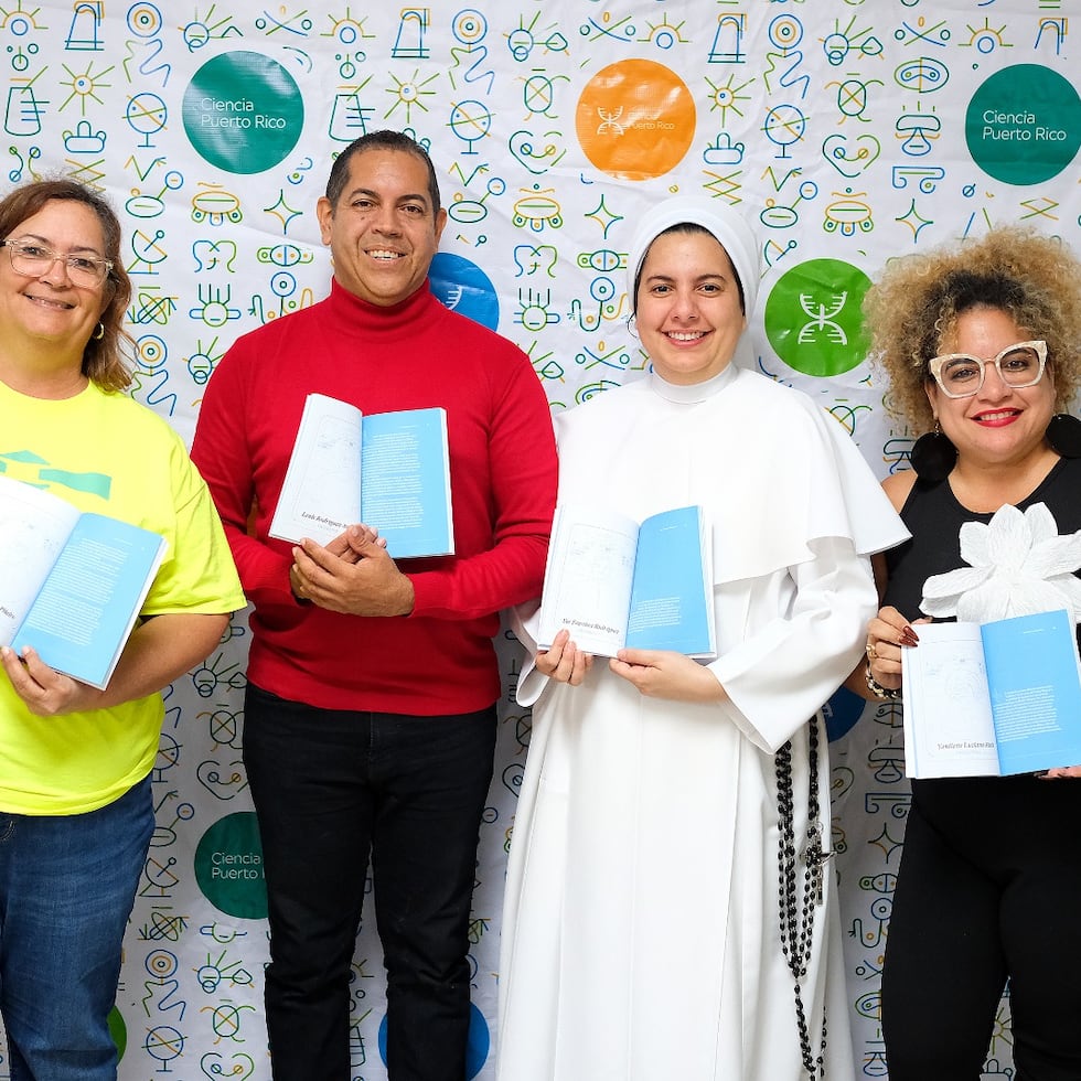 Desde la izquierda, Lohary Munet Piñeiro, Lenis Rodríguez, sor Faustina Rodríguez y Yamilette Luciano, líderes comunitarios homenajeados presentes en la actividad.