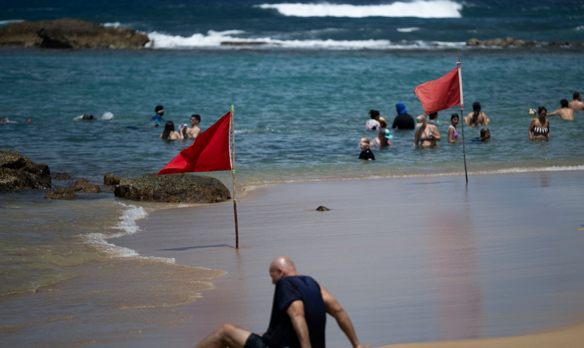 “No es día para playa”: fuerte oleaje y corrientes peligrosas afectan las aguas de Puerto Rico