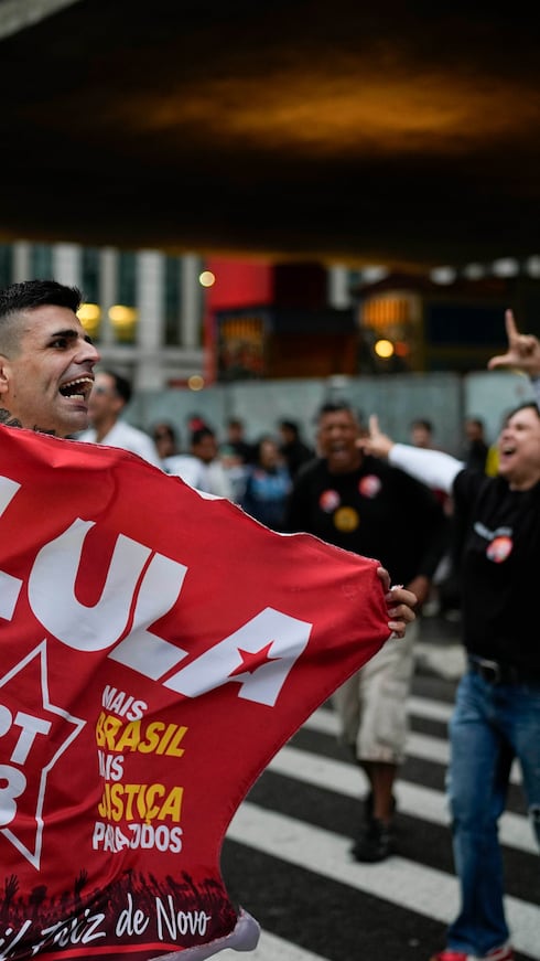 El tribunal electoral declaró al presidente Luiz Inácio Lula da Silva ganador de la segunda vuelta electoral del domingo en Brasil frente al senador de extrema derecha Flávio Bolsonaro.