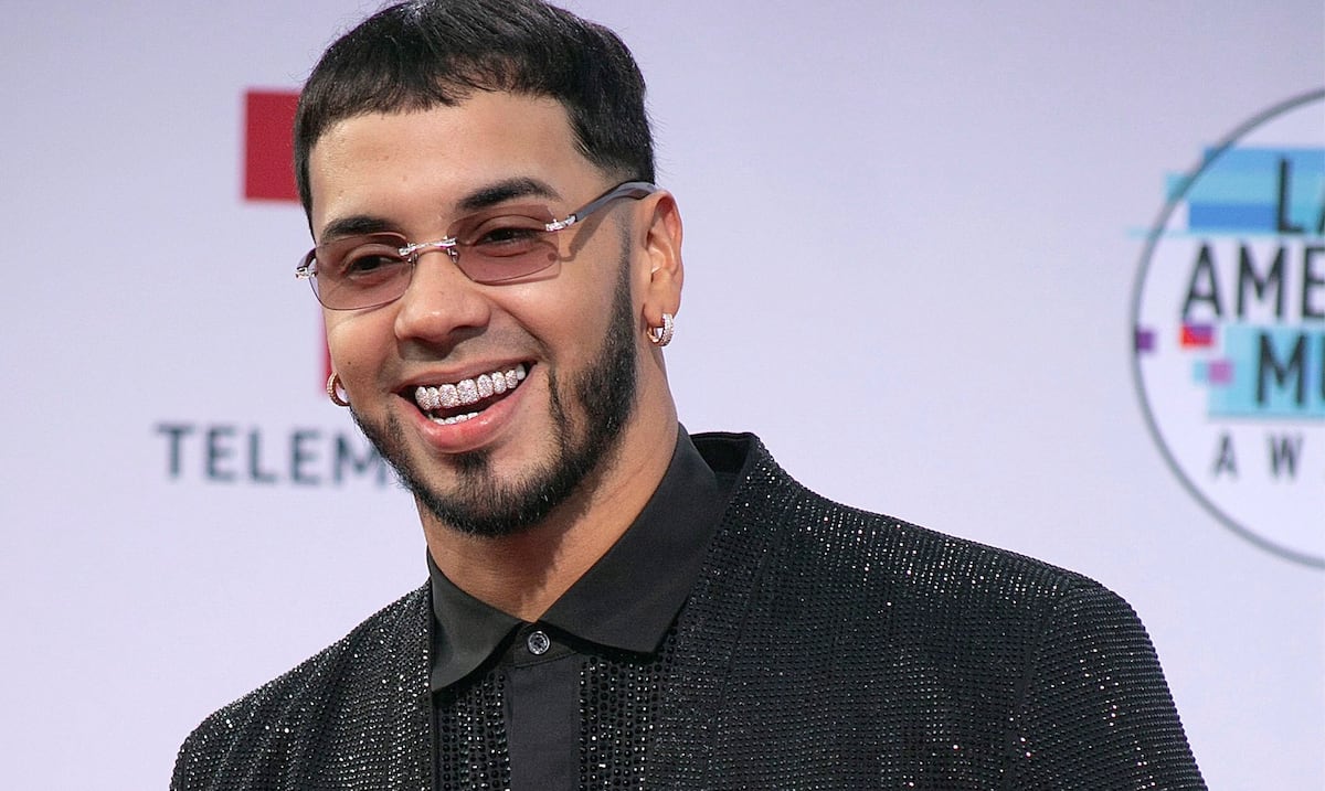 Anuel AA anuncia álbum de corridos como "regalo" para México