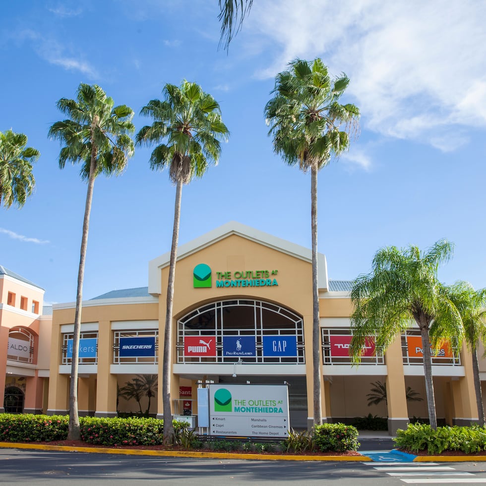 The Outlets at Montehiedra tiene más de 70 establecimientos comerciales.