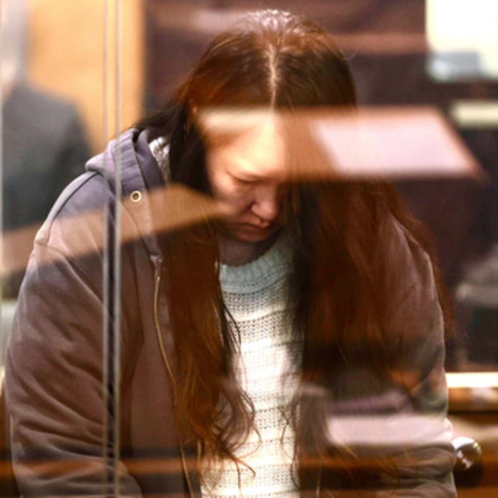 Los restos de los niños se descubrieron después de que Lee dejara de pagar el alquiler de un almacén de Auckland cuando tuvo dificultades económicas en 2022. El contenido de la taquilla se subastó en línea y los compradores encontraron los cuerpos en su interior.