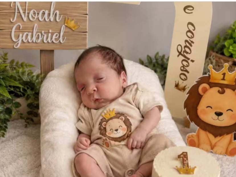 El bebé nació un mes antes de lo previsto.