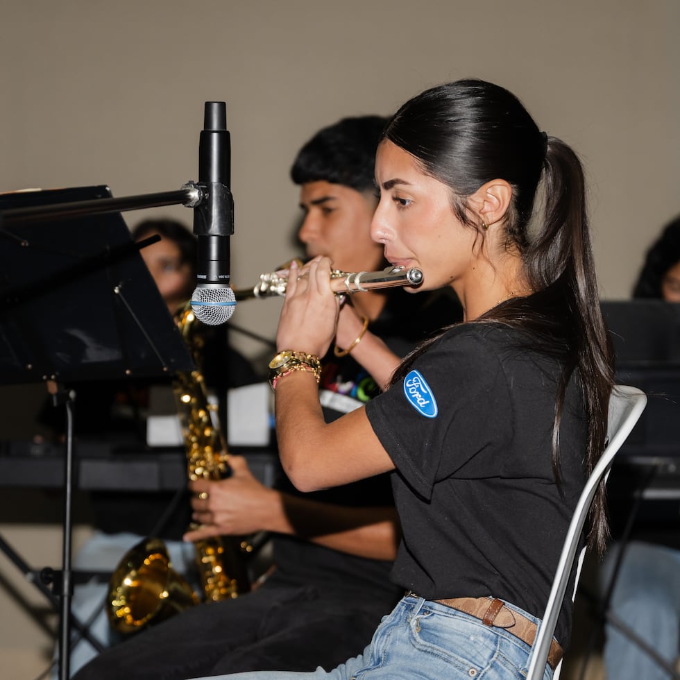 Estudiantes de la Escuela José Padín, de Corozal, interpretaron varias piezas durante la clausura del programa “Music Makes a Difference”, de la Alianza para un Puerto Rico sin Drogas.