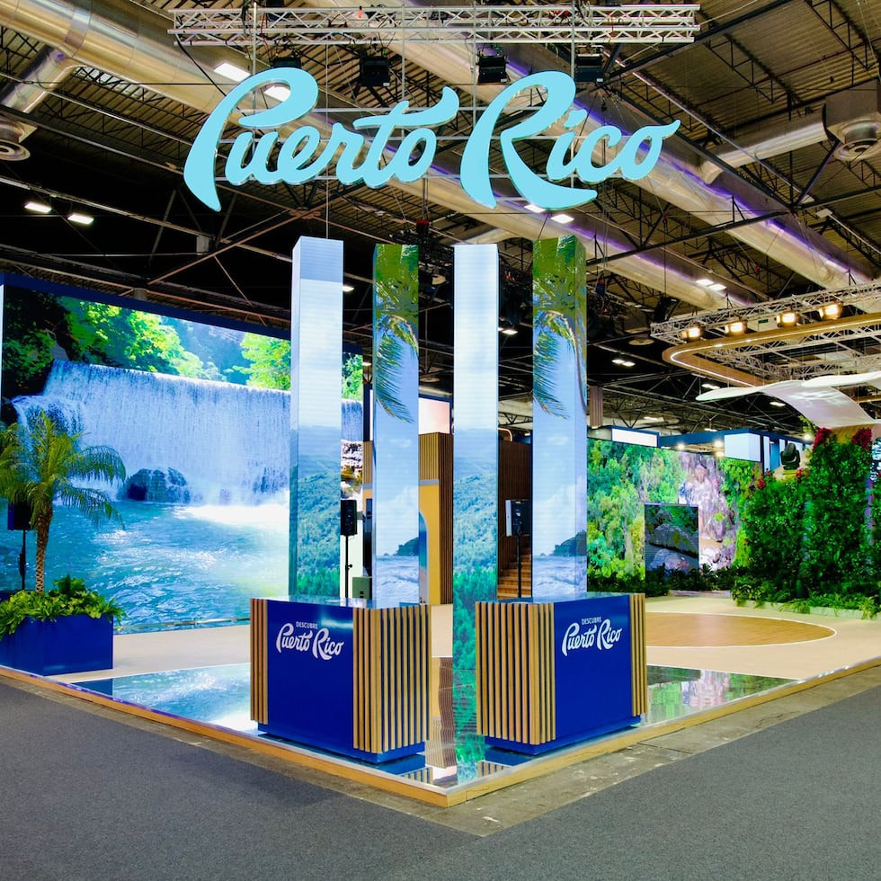 La estructura -de unos 8,000 pies cuadrados- fue construida por la empresa española Dylunio y diseñada por la agencia de publicidad puertorriqueña Tere Suárez.