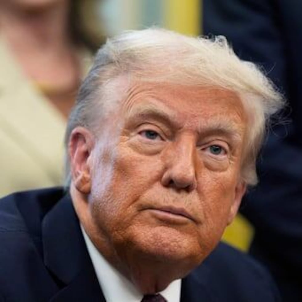 Donald Trump había anunciado que buscaría despedir empleados en “agencias demócratas”.