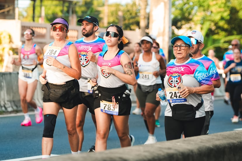 Personas de distintas edades compiten en el evento.