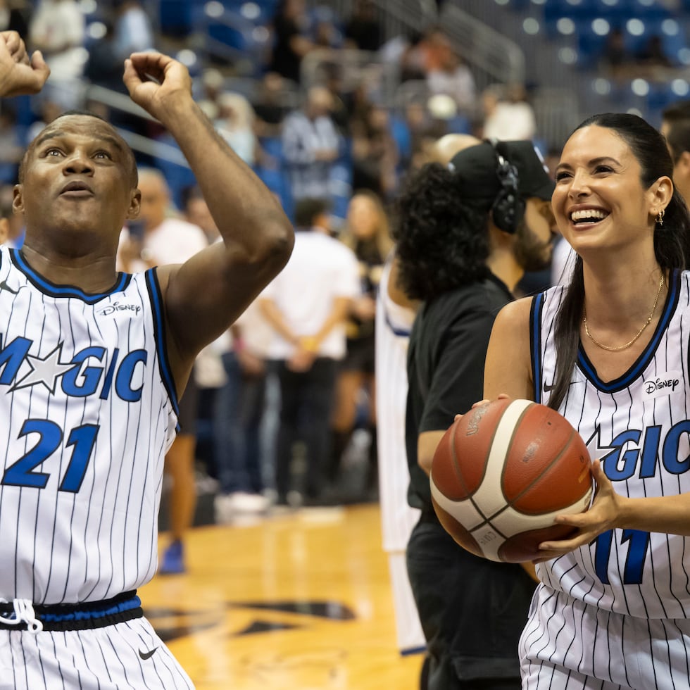 Denise Quiñones, Miss Universe 2001, y el exboxeador y excampeón mundial Félix "Tito" Trinidad fueron dos de las celebridades que participaron en el partido de famosos del choque de pretemporada de la NBA entre el Heat de Miami y el Magic de Orlando.