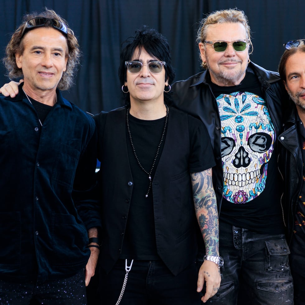 Visitaron Puerto Rico por primera vez los días 12, 13, 14 y 15 de mayo de 1995 en el Coliseo Roberto Clemente.