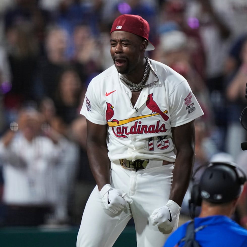 Jordan Walker celebra su triunfo en el Home Run Derby.
