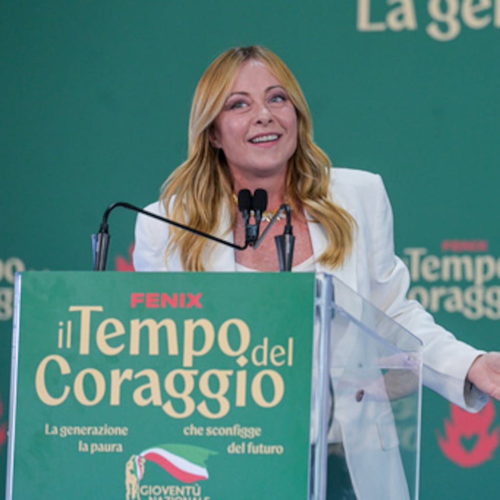 Giorgia Meloni, cuyas raíces políticas se sitúan en la extrema derecha, siempre ha adoptado una postura dura en materia de inmigración.