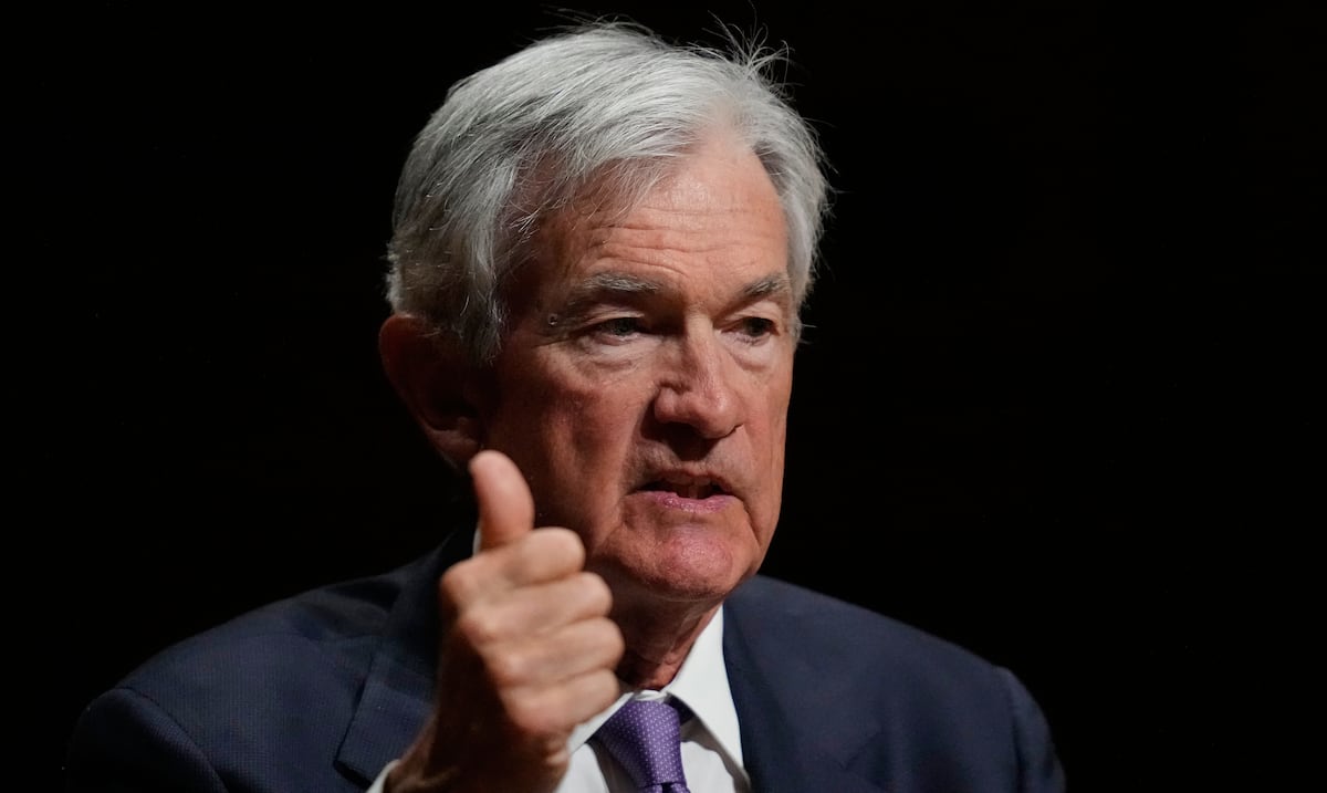 Más funcionarios de la Fed ven posibles alzas de tasas este año