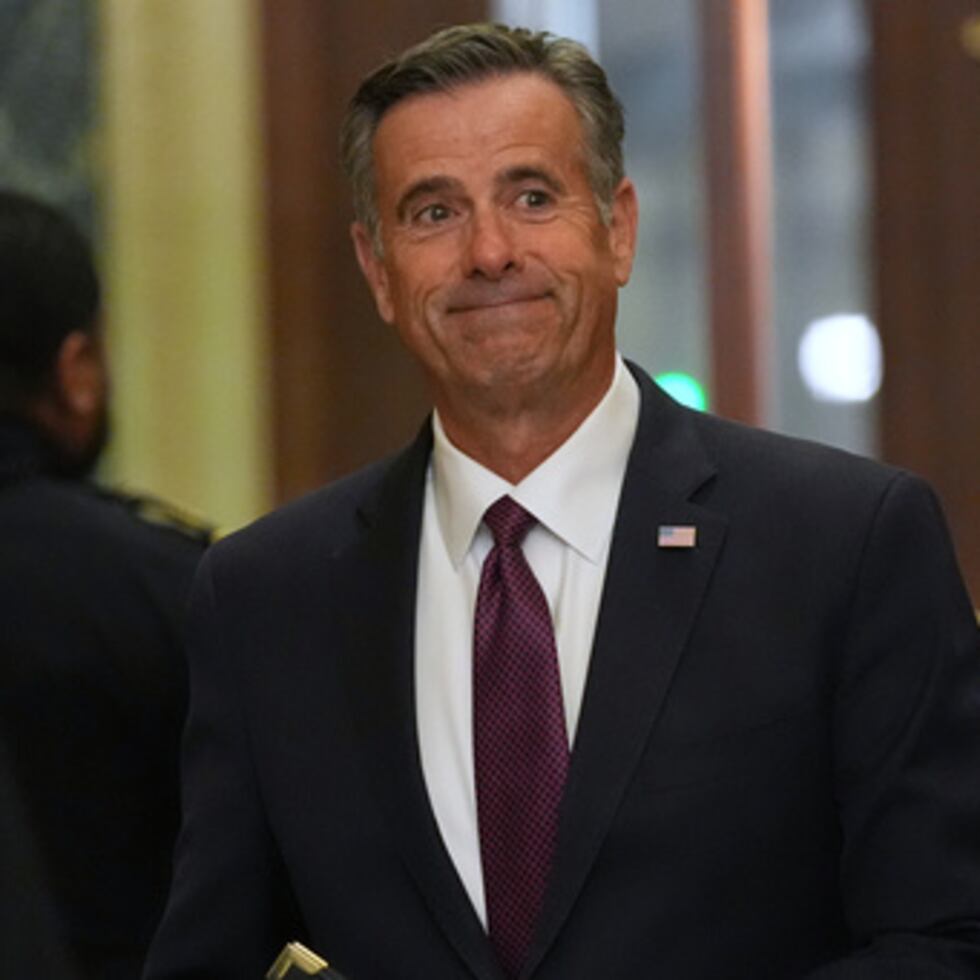 El director de la CIA John Ratcliffe llega al Capitolio de Estados Unidos el lunes 5 de enero de 2026, en Washington, para informar a legisladores tras la orden del presidente Donald Trump a las fuerzas estadounidenses de capturar al presidente venezolano Nicolás Maduro. (AP Foto/Jacquelyn Martin)